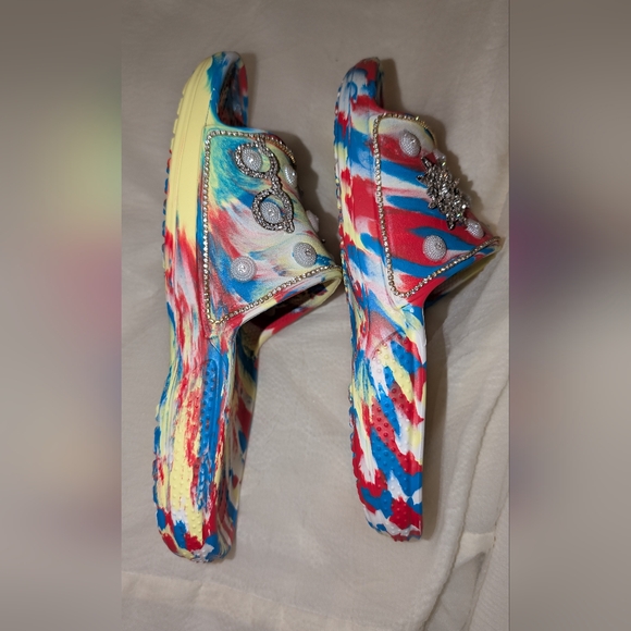 CROCS Classic Marbled Slide Sandal Customized W/ Bling Red Yellow Blue Sz 8 NWOB - Picture 8 of 9